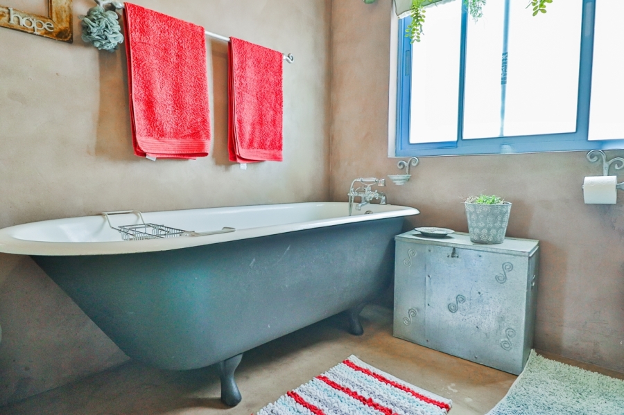 4 Bedroom Property for Sale in Blue Lagoon Western Cape